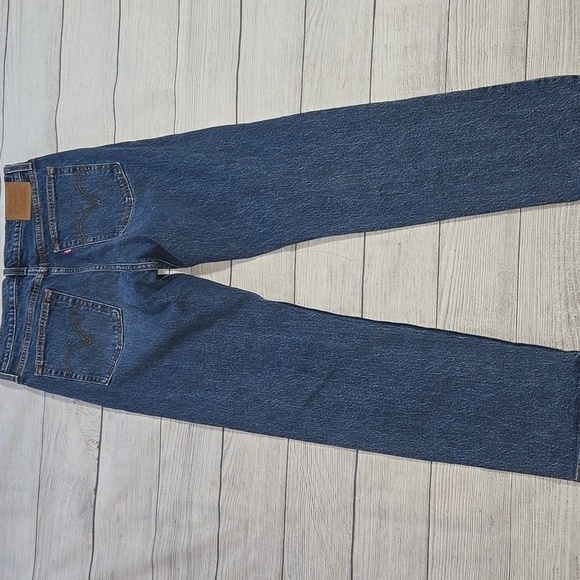 Levi's Women's Wedgie Straight Jeans Medium Wash Size 29 - Picture 2 of 11